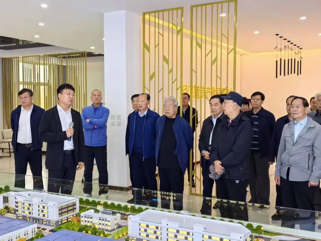 市委老干部咨詢團蒞臨示范區(qū)（高新區(qū)）視察調(diào)研